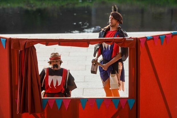 Sowie Lustro Circus Ferus